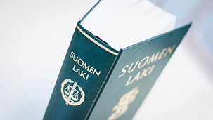 Kuva lakikirjasta.