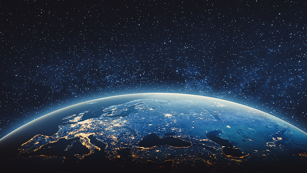 Avaruudesta otettu kuva, jossa näkyy maapallo